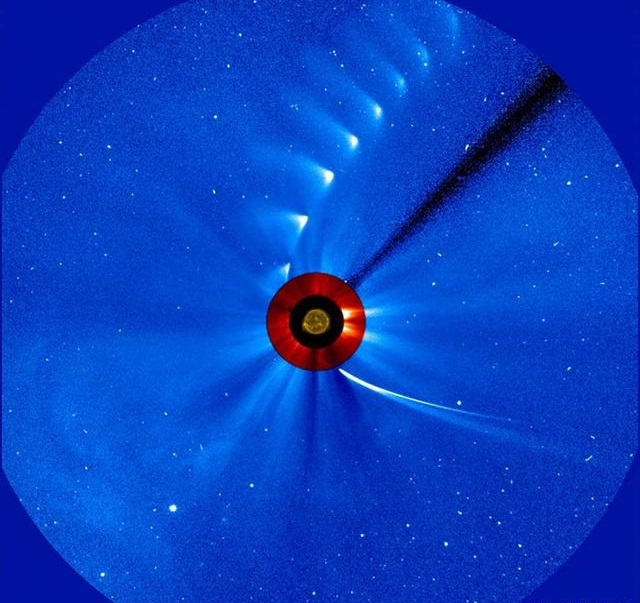 SOHOƬз̫UFOΪɫΣֱ45km