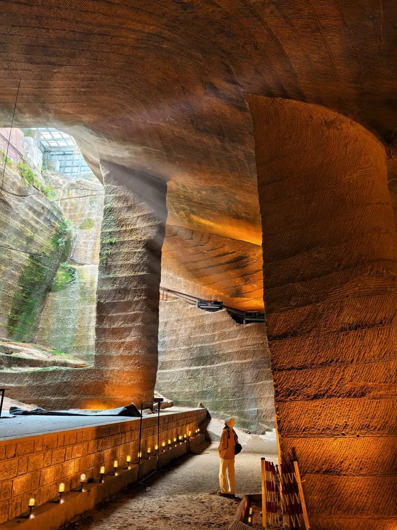 ����ʯ�߸������Ǹ��˲ι۵�