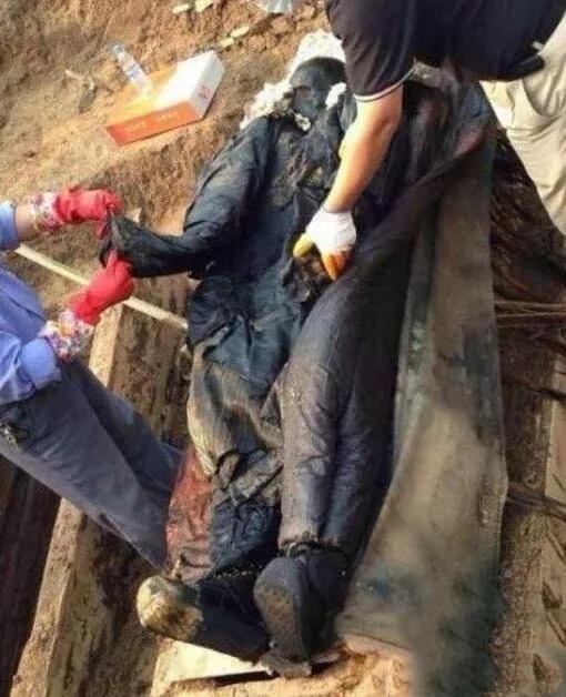 �ҿ�2005�꣬���Ĵ��ϳ䲻����ʬ�����¼���