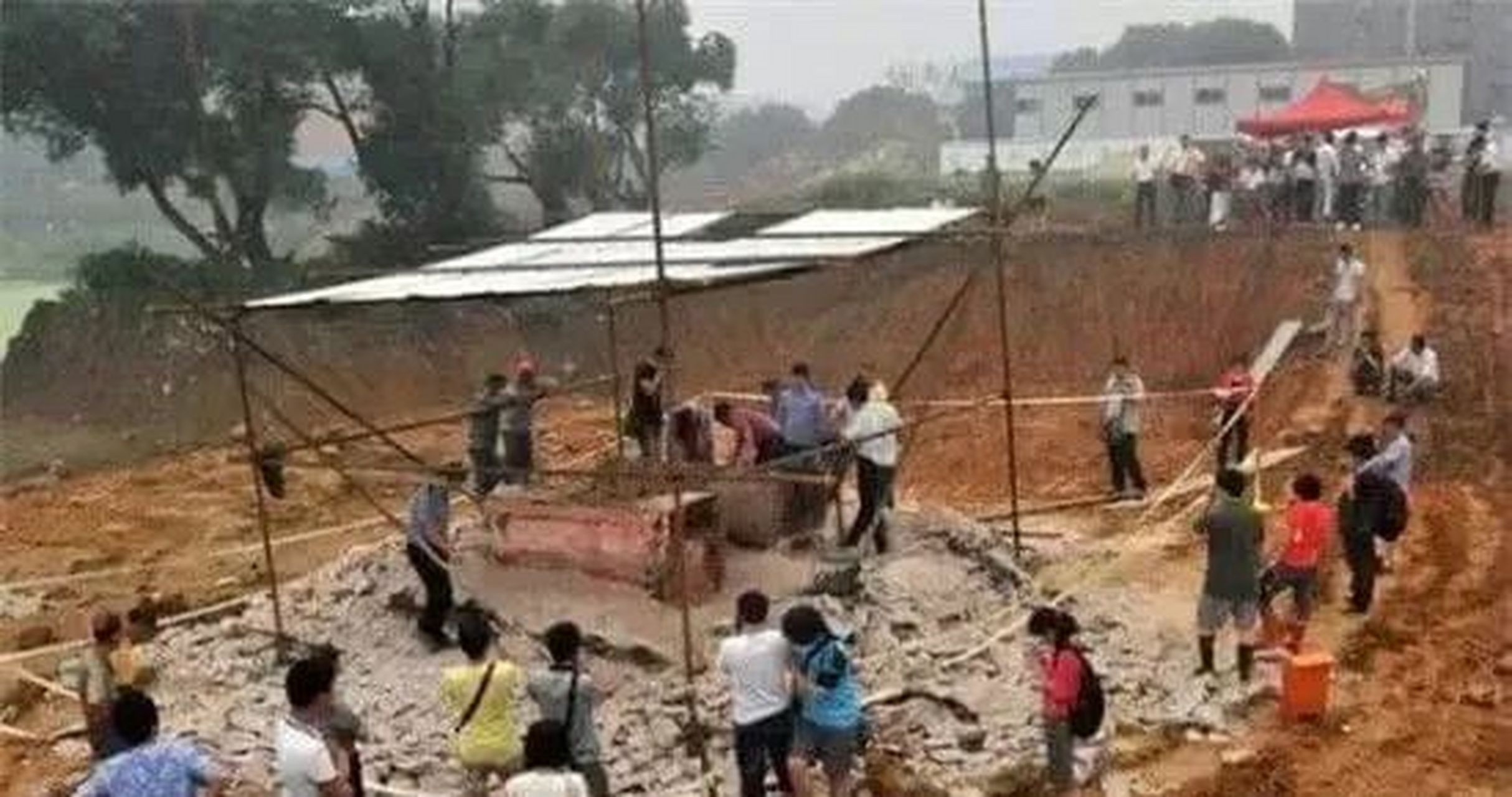 �ҿ�2005�꣬���Ĵ��ϳ䲻����ʬ�����¼���