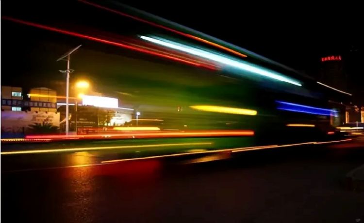 ������ܹ���Խʱ����? �������Ѹ����𰸣�ֻ�Ǻܶ��˲��ҳ���