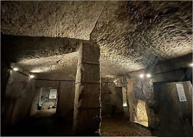 749�ֵ������أ����ݹ�ɽ��Ĺ�����¼����������